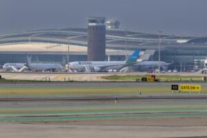 Las aerolíneas recomiendan comprar los billetes “lo antes posible” ante la crisis