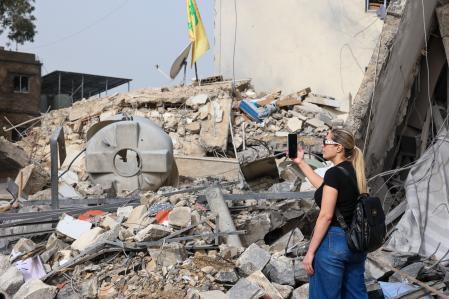 Macron anuncia la muerte de un soldado francés de la ONU en Líbano y apunta a Hizbulah