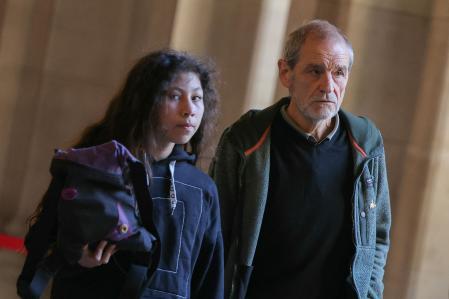 ose Antonio Urrutikoetxea Bengoetxea, conocido como Josu Ternera, a la entrada del tribunal de Paris que le juzgar. (Photo by Thomas SAMSON / AFP)