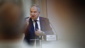 Àgora CEEC abre un ciclo de debate sobre energía economía e industria con la participación del ministro Jordi Hereu