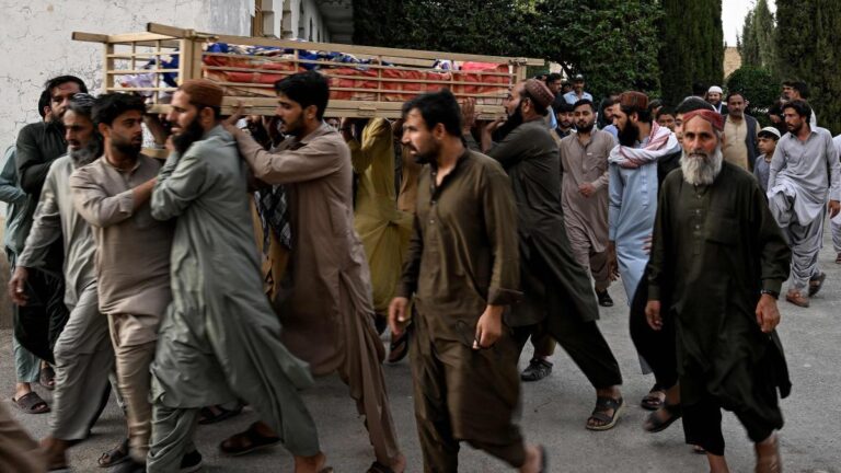 Al menos 24 muertos tras una bomba en un tren en la ciudad pakistaní de Quetta