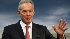 El ex primer ministro británico Tony Blair critica duramente al laborismo de Starmer y sus rivales