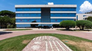 El IESE, tercera escuela de negocios del mundo en programas para directivos, según el Financial Times