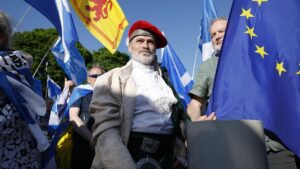 El Parlamento de Escocia aprueba pedir a Londres un nuevo referéndum de independencia