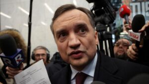 Exministro de Justicia polaco perseguido por corrupción encuentra asilo en Estados Unidos