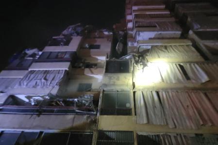 El lugar de un ataque aéreo israelí que tuvo como objetivo un edificio en el barrio de Haret Hreik, en los suburbios del sur de Beirut.