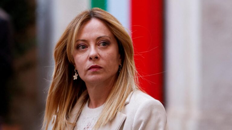 Meloni insta a los aliados europeos a cerrar fronteras por el ébola
