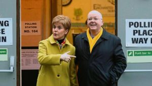 Prisión preventiva para el exmarido de Nicola Sturgeon tras declararse culpable de malversar 460.000 euros
