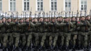 Rusia celebra el desfile del Día de la Victoria en la Plaza Roja de Moscú