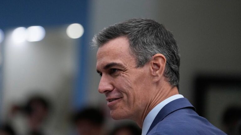 Sánchez se reúne con el papa León XIV en el Vaticano