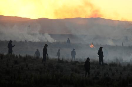 Sindicatos, Evo Morales y el narcotráfico llevan a Bolivia al borde del colapso