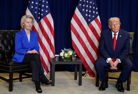 Trump da a la UE hasta el 4 de julio para aplicar el pacto comercial con EE.UU.