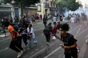 Vandalismo y cargas policiales en París