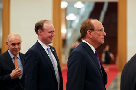Larry Fink, presidente de Blackrock, a la derecha&nbsp;