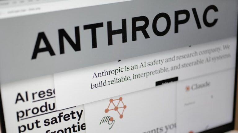 Anthropic acusa a Alibaba de copiar masivamente datos de su IA Claude