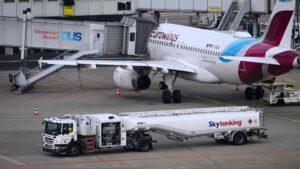 Bruselas cree que hay combustible suficiente para los aviones para los próximos meses