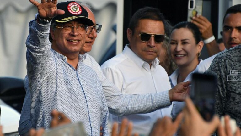 Cepeda gira hacia el centro y Petro moviliza la base para evitar la victoria de la derecha radical