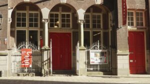 Disputa entre los acreedores de las renovables y el Instituto Cervantes por su sede de Utrecht