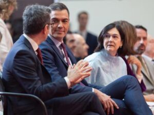 El Gobierno se debate entre un perfil político o técnico para presidir la CNMC