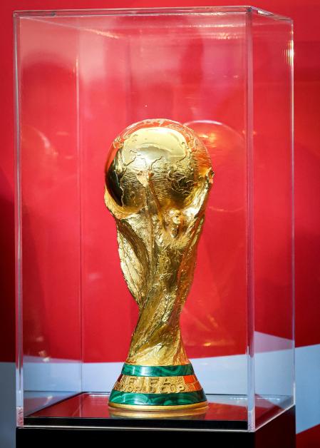 El negocio del mundial: gana la FIFA, pierde el aficionado