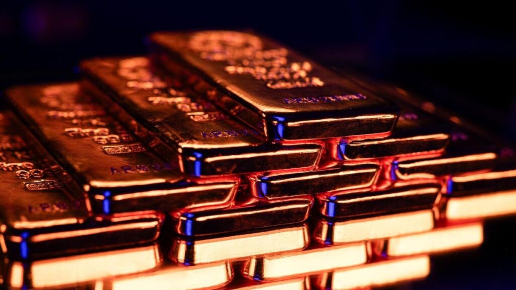 El oro sigue con las caídas y ya se deja un 20% desde el récord