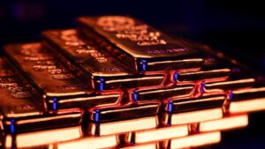El oro sigue con las caídas y ya se deja un 20% desde el récord