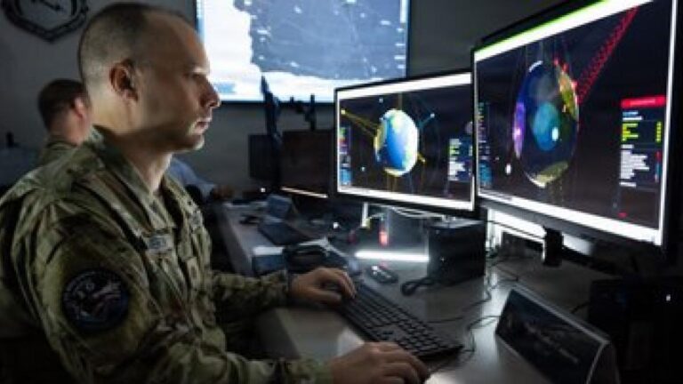 Estados Unidos afirma haber derribado dos drones iraníes en el estrecho de Ormuz