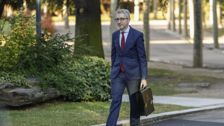 Hacienda convoca a las autonomías a reuniones para acordar la reforma de la financiación