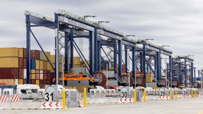 Hutchison se consolida en el Port de Barcelona con 2.195 millones de valor bruto añadido