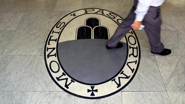 Intesa lanza una opa de 30.600 millones sobre Monte dei Paschi y agita la banca italiana