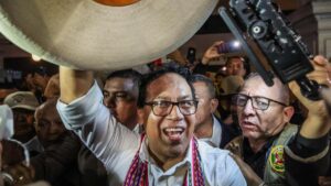 La izquierda logra el ‘sorpasso’ a la derecha en el conteo de las elecciones presidenciales peruanas