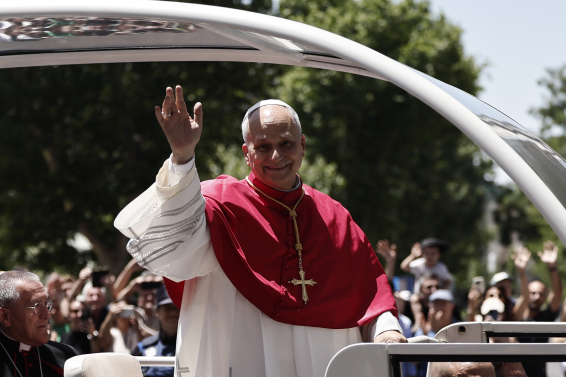 Última hora de la visita del papa León XIV a España, en directo | Comienza el trayecto en el papamóvil por las calles de Madrid