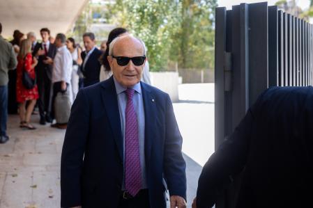 El expresidente de la Generalitat José Montilla en el funeral de Josep Vilarasau 