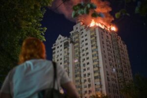 El segundo ataque ruso más mortífero del año contra Kyiv deja 17 muertos y 86 heridos