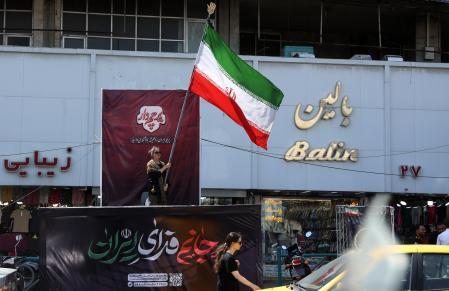 Irán despide al ayatolá Jamenei en medio de un estallido social casi revolucionario