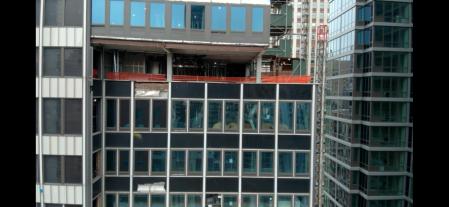 Imagen distribuida por los Bomberos de Nueva York de los desperfectos en el edificio.