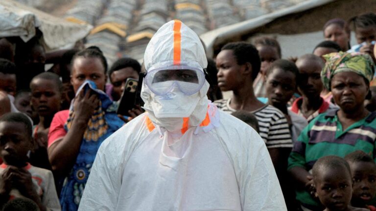La RD Congo roza los 1.000 muertos por el brote de ébola