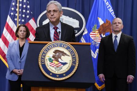 Merrick Garland en una rueda de prensa en la sede del Departamento de Justicia de EE.UU.&nbsp;