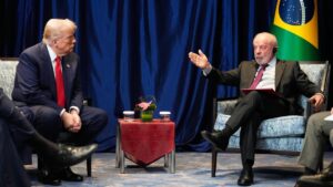 Trump vuelve a cargar contra Lula e impone un arancel del 25% a las importaciones brasileñas