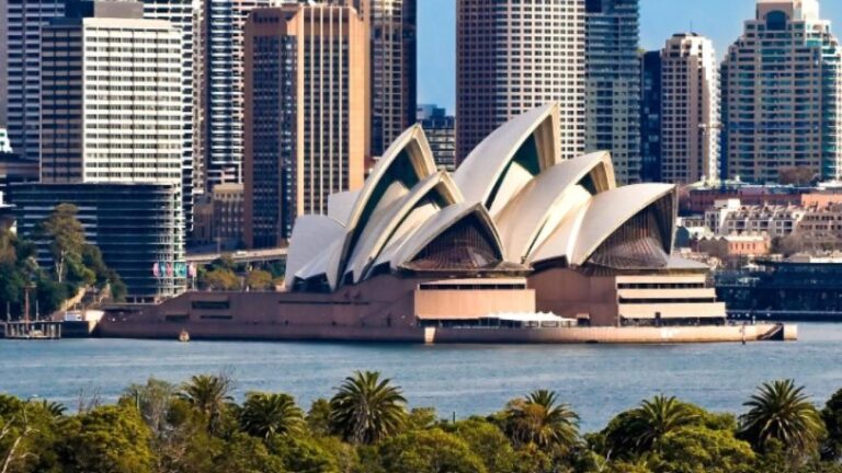 Acciona, FCC, ACS y Ferrovial pujan por la primera alta velocidad de Australia