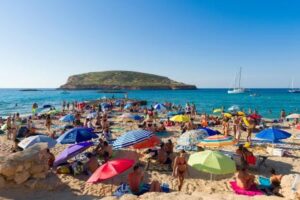 Barcelona lidera las pernoctaciones hoteleras en España con precios al alza