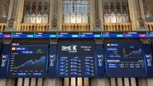 El Ibex hace historia al superar por primera vez los 20.000 puntos