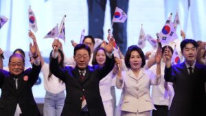 El presidente surcoreano pide reanudar las conversaciones de paz con Corea del Norte