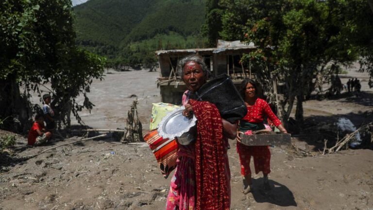 El terremoto fue la consecuencia y no la causa: ¿qué provocó la riada en el Himalaya