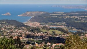 Exiliados por el precio de la vivienda: los baleares se lanzan a comprar casa en Asturias