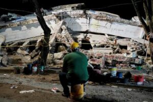 Exteriores reduce a 75 los españoles desaparecidos en el terremoto de Colombia, sin constar fallecidos ni heridos
