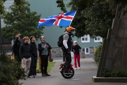 Islandia se aleja de Europa