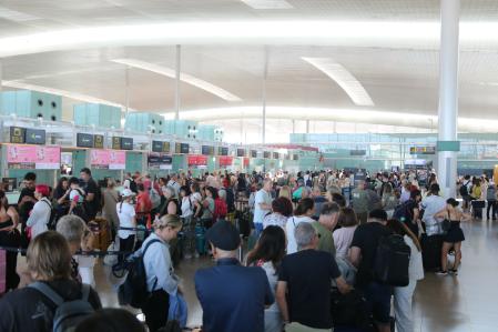 La huelga de Groundforce deja ya 3.000 maletas en tierra en el aeropuerto de Barcelona