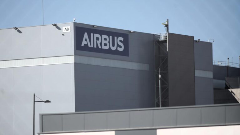 La plantilla de Airbus vota a favor de continuar con la huelga indefinida