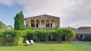 Las masías ‘prime’ impulsan a Barnes en la Costa Brava